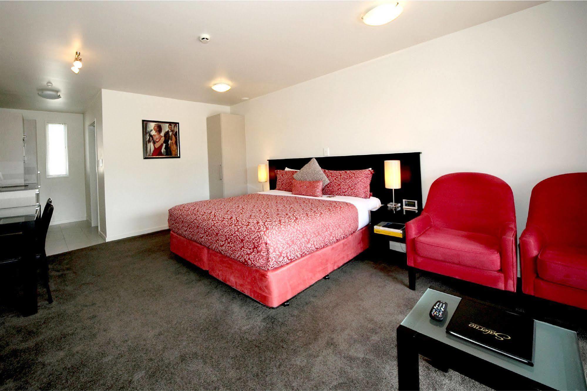 Salerno Motel Apartments Christchurch Exterior foto A room at the hotel
