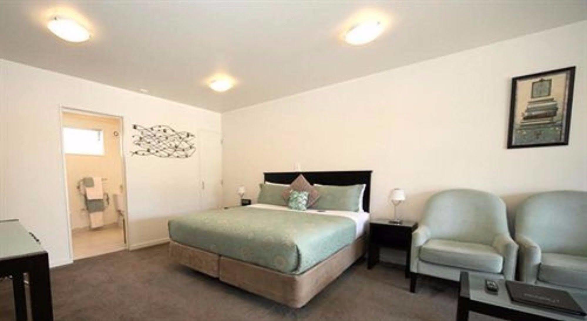 Salerno Motel Apartments Christchurch Exterior foto A room at the hotel
